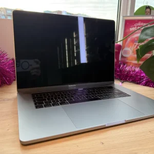 Komputer laptop Apple MacBook Pro 15,6” 512/16Gb / i7 / Radeon 4Gb !