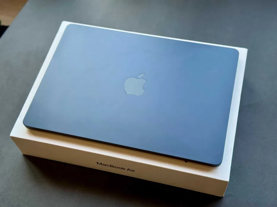 Laptop MacBook Air M2 8GB RAM / 256GB SSD Granatowy Na gwarancji Apple - obrazek 3