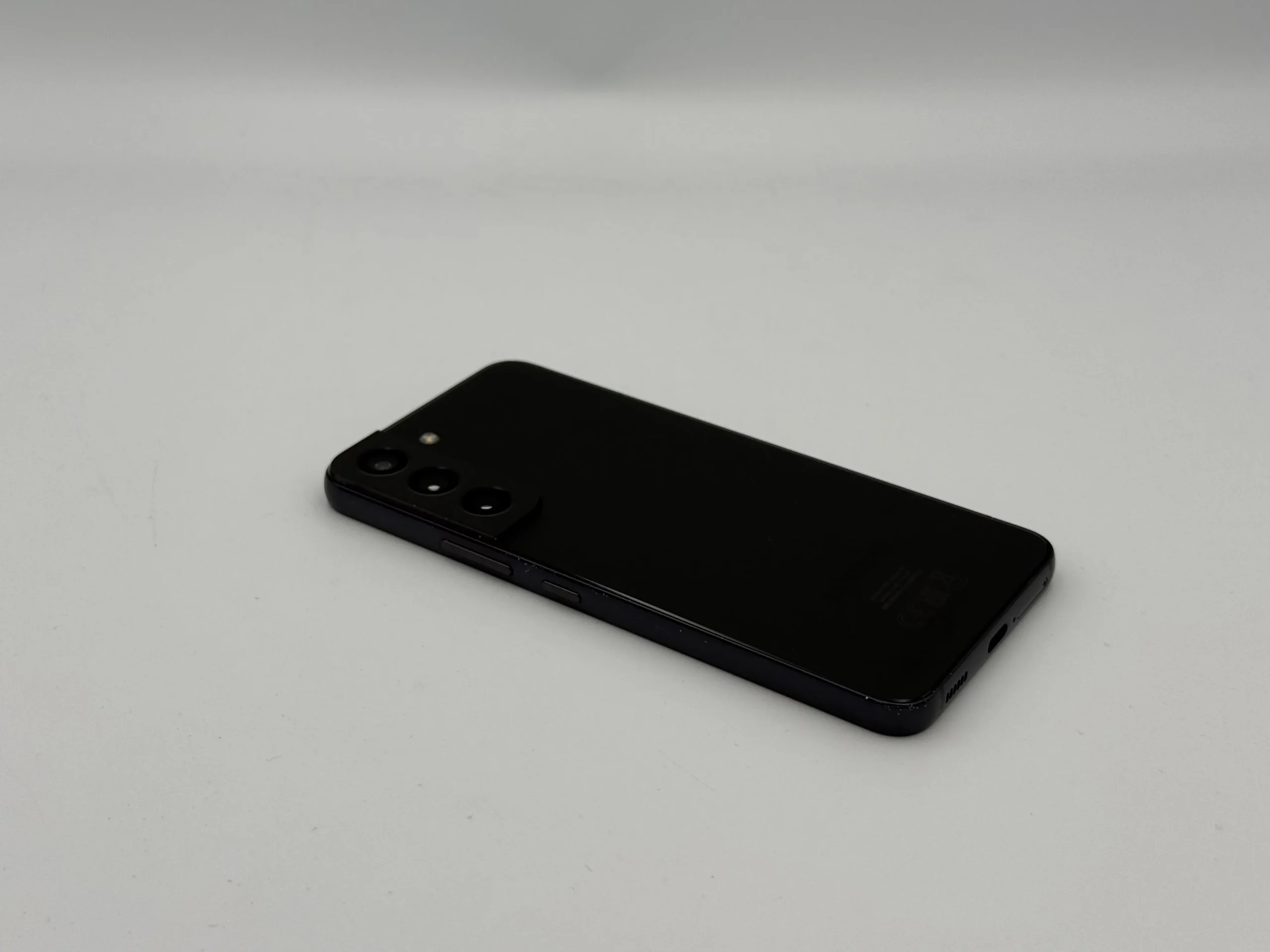Smartfon Samsung Galaxy S22 256 GB / 8 GB | GW12M - obrazek 2