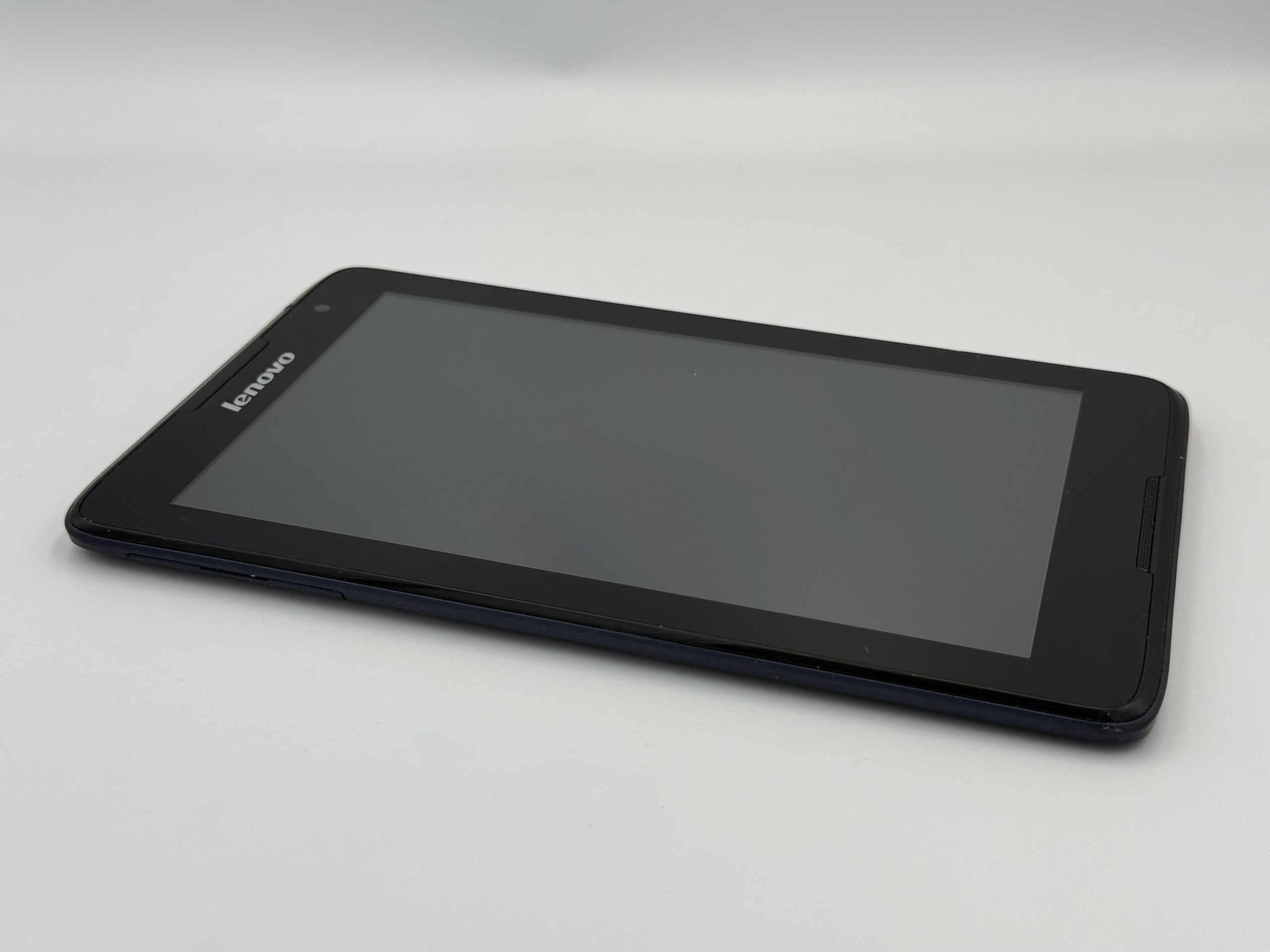 Tablet Lenovo Tab 2 A8-50 16 GB / 1 GB RAM niebieski Wi-Fi - obrazek 2