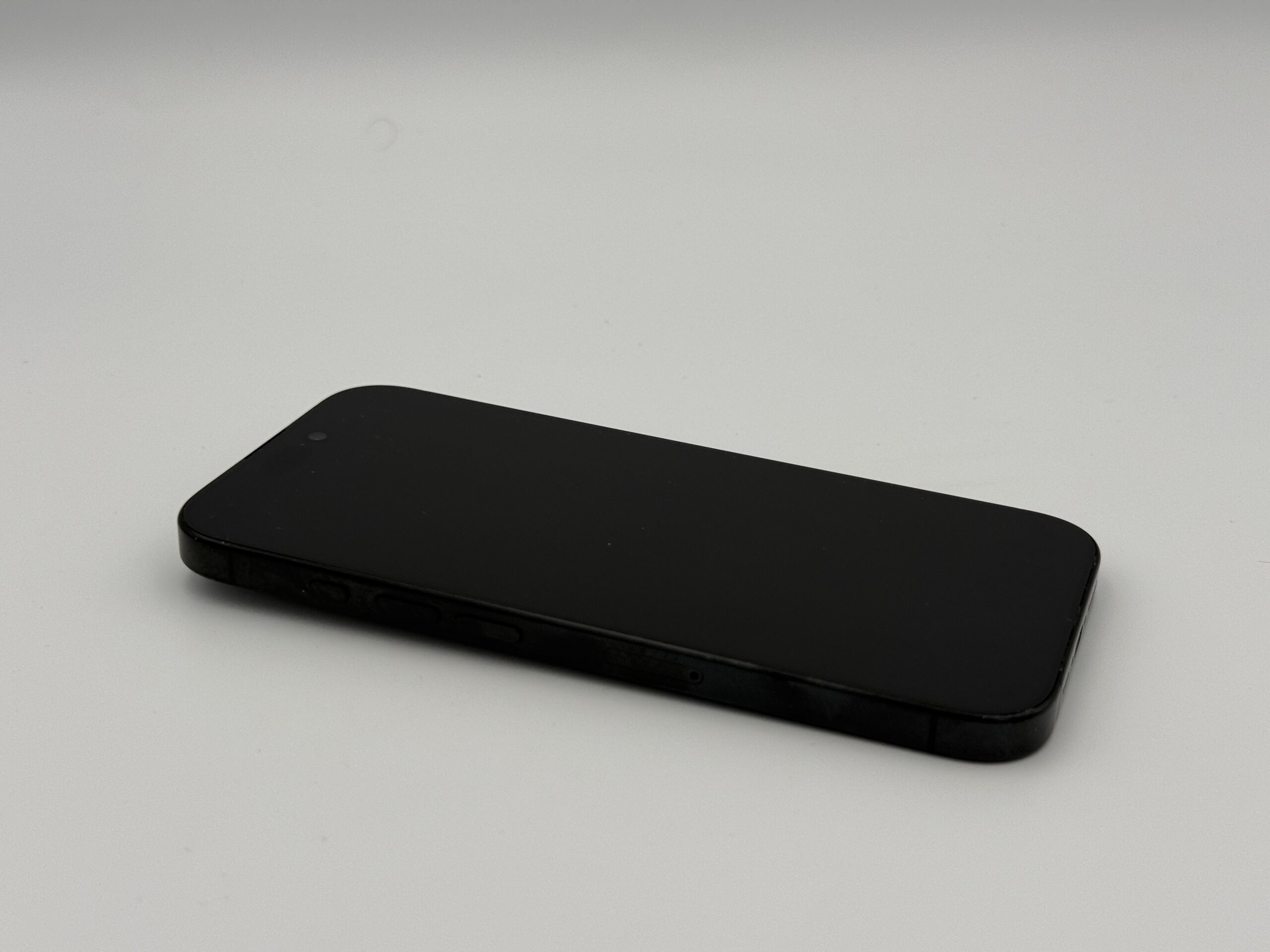 Smartfon Apple iPhone 16 Pro 128 GB czarny tytan BAT 92% - obrazek 3