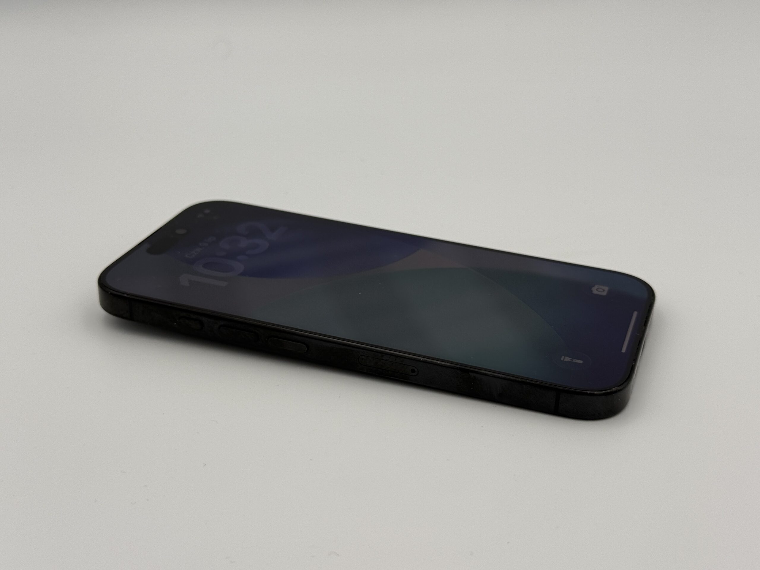Smartfon Apple iPhone 16 Pro 128 GB czarny tytan BAT 92% - obrazek 4