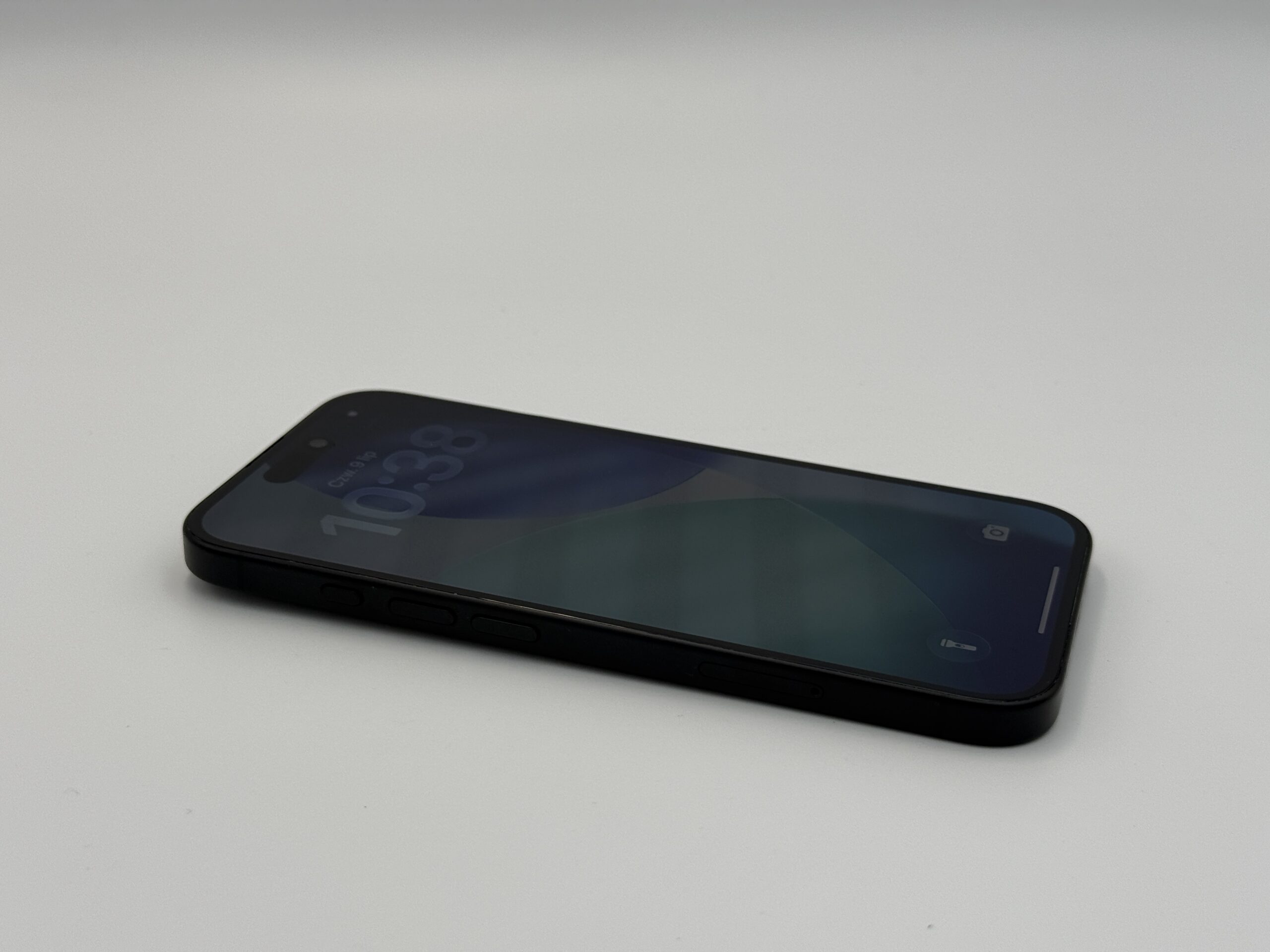 Smartfon Apple iPhone 16 128 GB czarny BAT 89% - obrazek 2