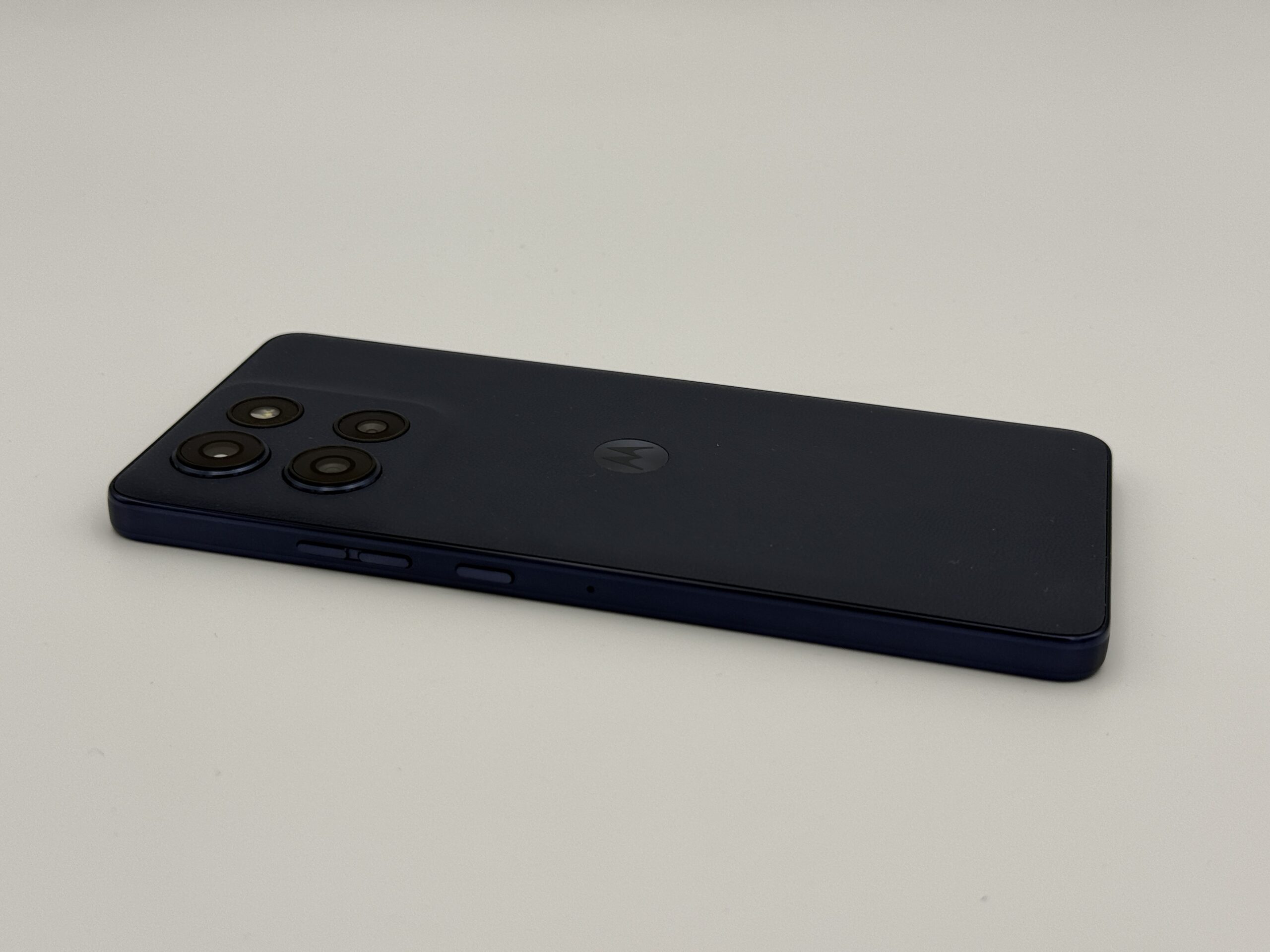 Smartfon MOTOROLA MOTO G86 POWER 5G 256GB / 12 GB | GW6M - obrazek 4