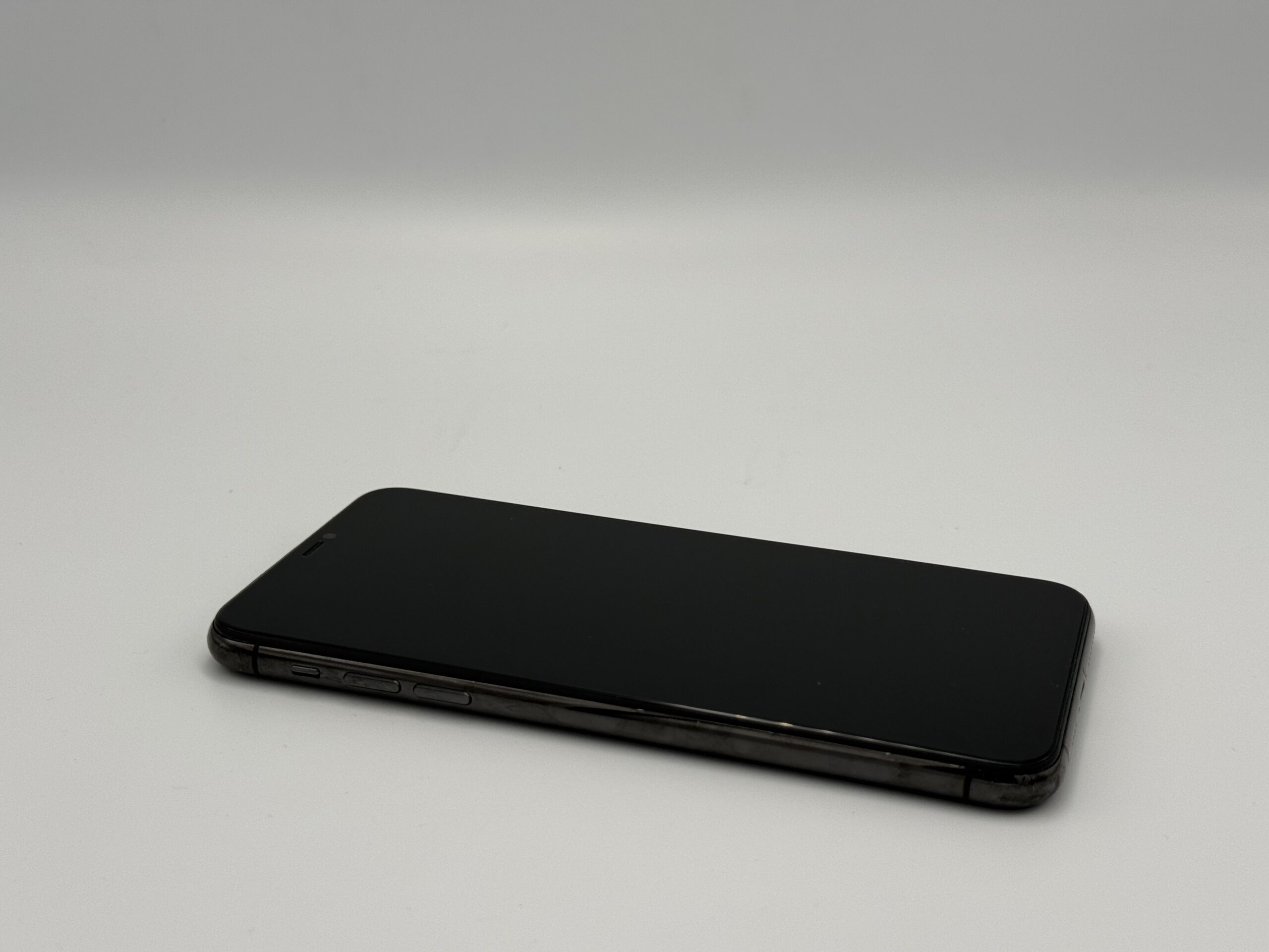 Smartfon Apple iPhone 11 Pro Max 256 GB czarny - obrazek 3