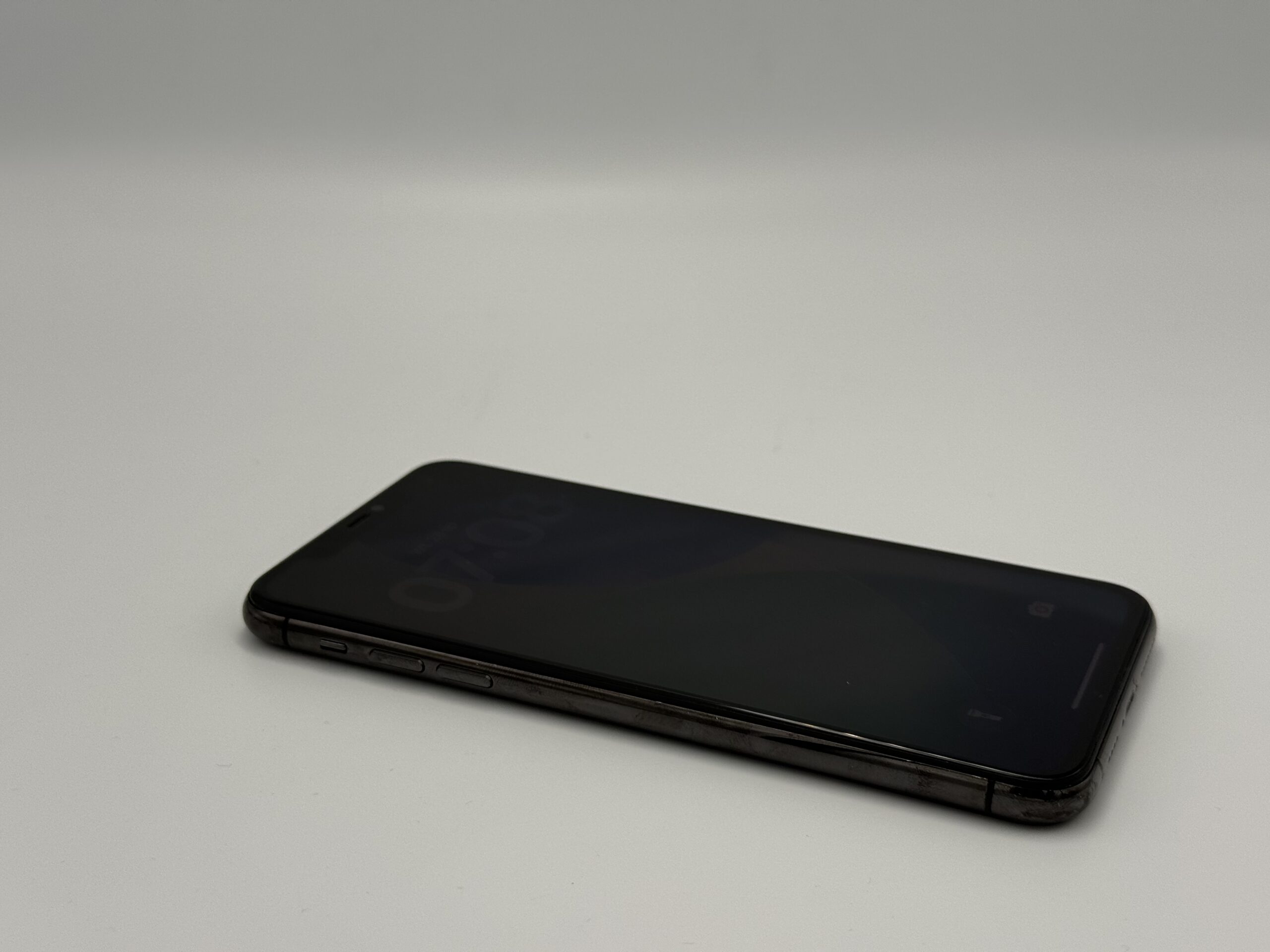 Smartfon Apple iPhone 11 Pro Max 256 GB czarny - obrazek 2