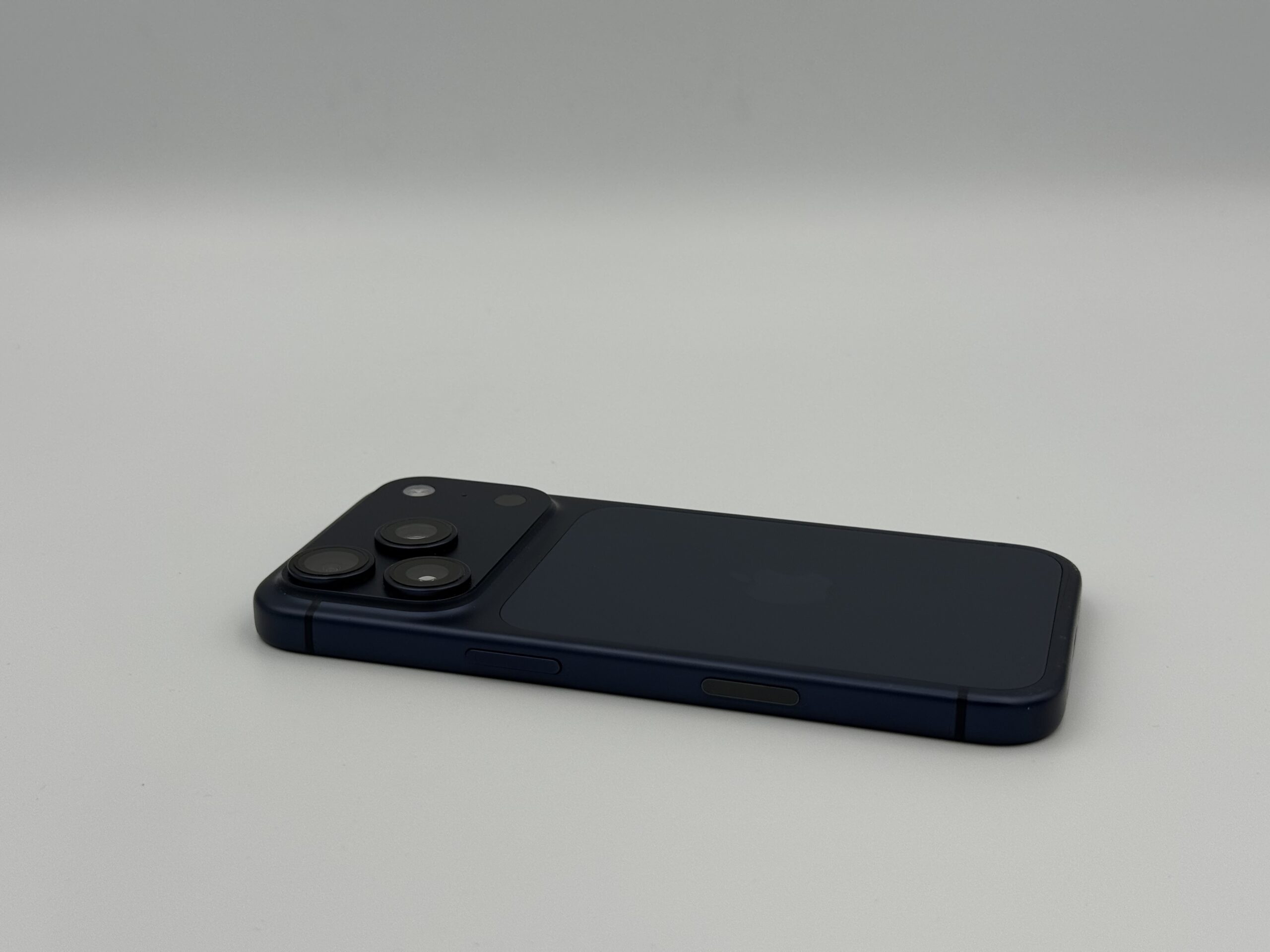 Smartfon Apple iPhone 17 Pro 256 GB niebieski | BAT:100% - obrazek 4