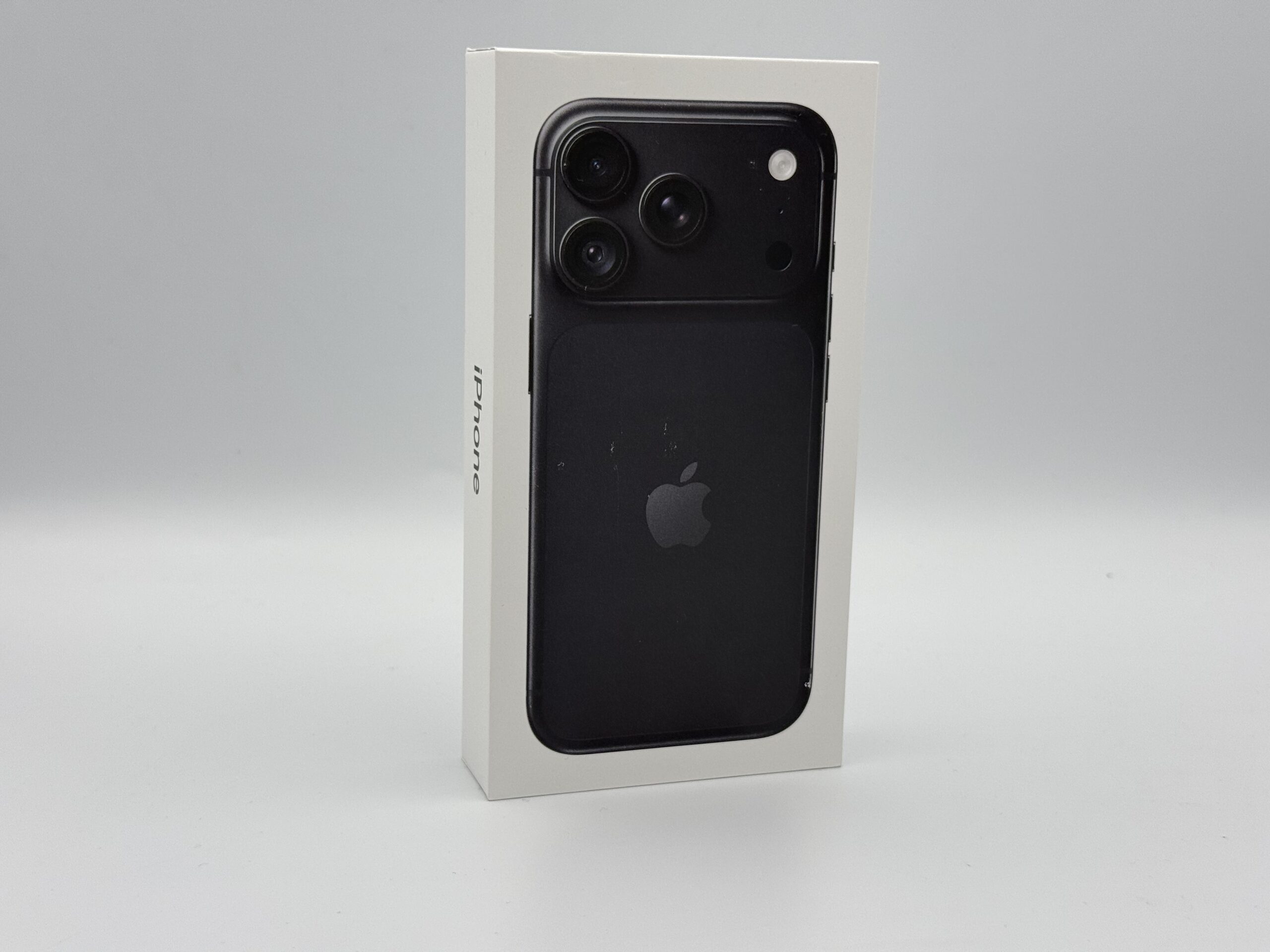 Smartfon Apple iPhone 18 Pro 512GB czarny | BAT:100%